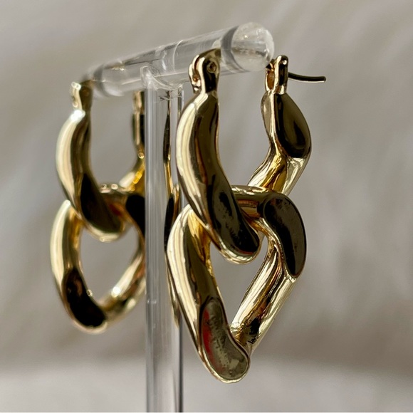 Gold Tone Contemporary Twist Chunky Curb Chain Links - Picture 5 of 7